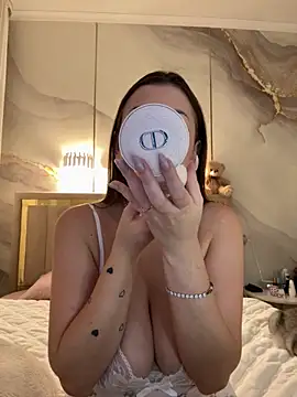 TiffaNoel online show from 09/20/25, 04:30