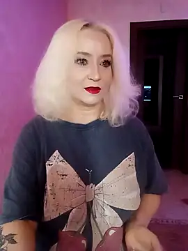 SquirtMilf00 online show from 03/18/26, 02:37