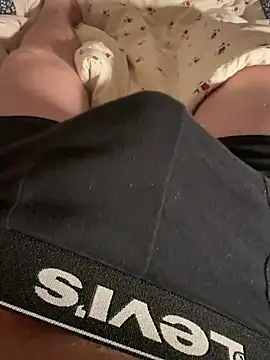 Snapshot of mrwit chatting on 02/16/26, 10:06 mrwit online show from 02/16/26, 10:06