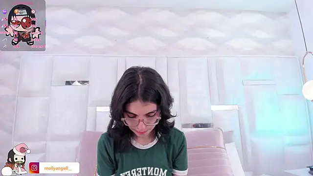 Im Molly Angel online show from 12/04/25, 08:06