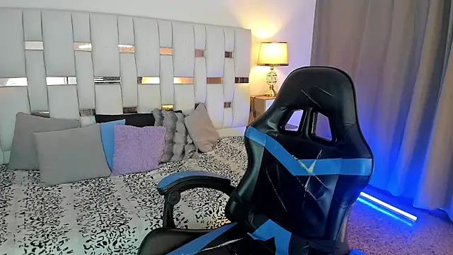 Snapshot of nextboywell1 chatting on 03/15/26, 03:12 nextboywell1 online show from 03/15/26, 03:12