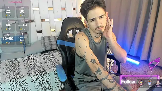 Snapshot of nextboywell1 chatting on 03/18/26, 03:20 nextboywell1 online show from 03/18/26, 03:20