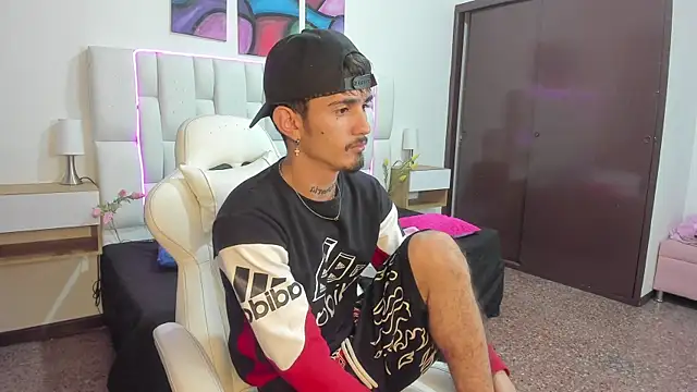 Snapshot of nextboywell1 chatting on 03/30/26, 03:07 nextboywell1 online show from 03/30/26, 03:07