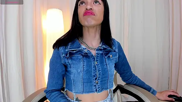 Alanakimura  online show from 11/05/25, 08:31