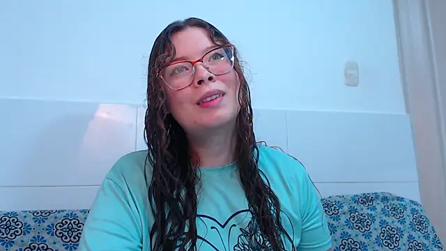zoewhite2 online show from 11/29/25, 09:07
