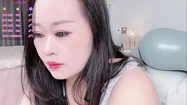 Snapshot of B-Yaya chatting on 09/28/25, 05:29 B-Yaya online show from 09/28/25, 05:29