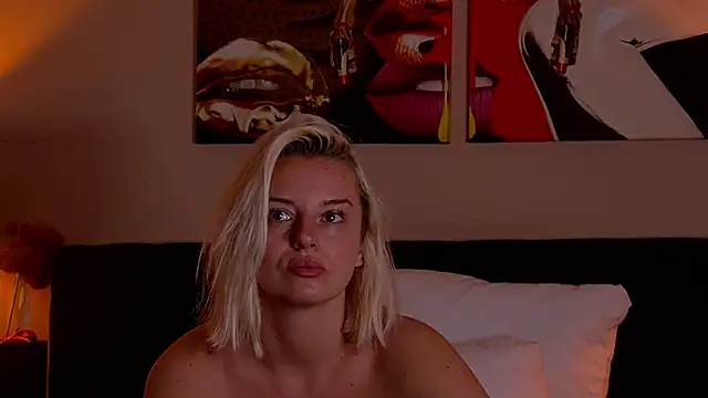 Snapshot of NataliaVelour chatting on 09/29/25, 04:06 NataliaVelour online show from 09/29/25, 04:06