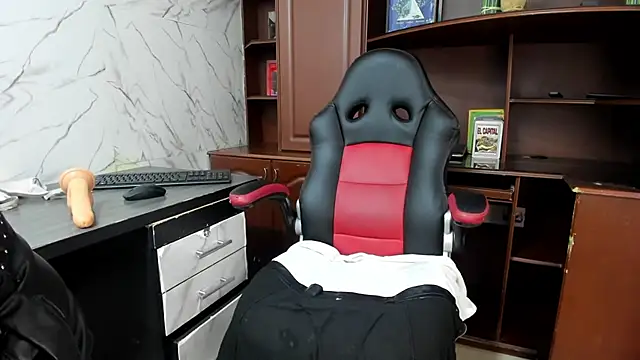 Snapshot of AnastasiaBelov chatting on 10/07/25, 12:13 AnastasiaBelov online show from 10/07/25, 12:13