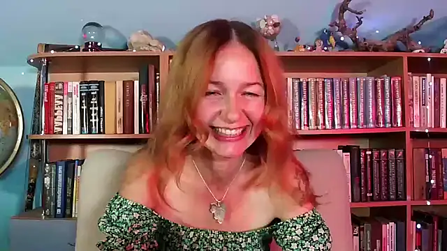 Snapshot of Foxilady357 chatting on 09/09/25, 02:27 Foxilady357 online show from 09/09/25, 02:27