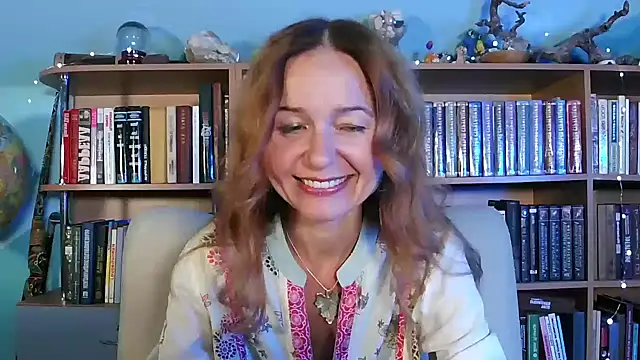 Snapshot of Foxilady357 chatting on 09/29/25, 01:49 Foxilady357 online show from 09/29/25, 01:49