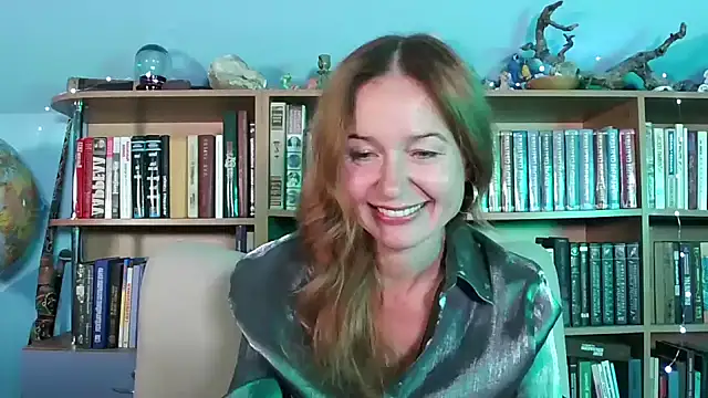 Snapshot of Foxilady357 chatting on 09/30/25, 02:33 Foxilady357 online show from 09/30/25, 02:33