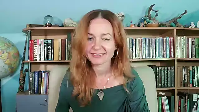 Snapshot of Foxilady357 chatting on 10/13/25, 02:28 Foxilady357 online show from 10/13/25, 02:28