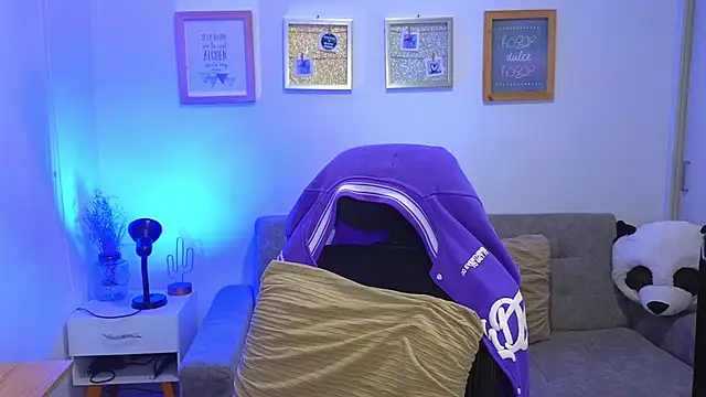 yulian vasquez online show from 12/04/25, 12:25