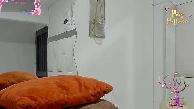 LoganTwink18 online show from 10/24/25, 10:11