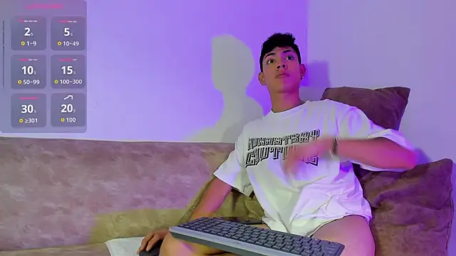 LoganTwink18 online show from 10/31/25, 01:28