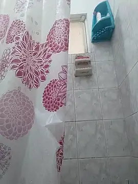 Snapshot of Valenn_fernandez chatting on 03/10/26, 03:06 Valenn fernandez online show from 03/10/26, 03:06