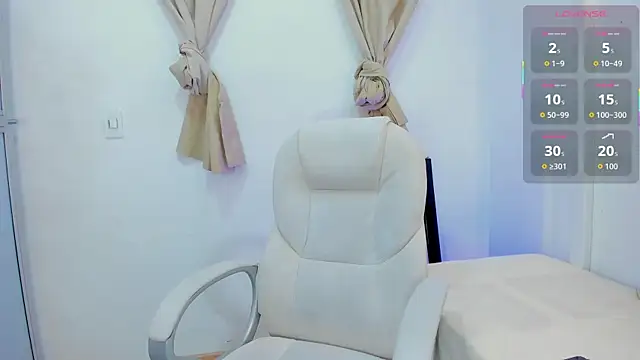 andrea sanchezz online show from 10/27/25, 07:07