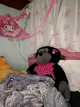 Snapshot of U-Upaaita chatting on 02/05/26, 12:48 U-Upaaita online show from 02/05/26, 12:48