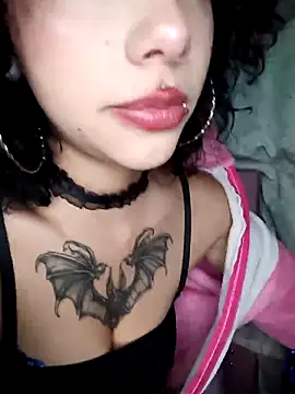 Snapshot of U-Upaaita chatting on 02/09/26, 03:32 U-Upaaita online show from 02/09/26, 03:32