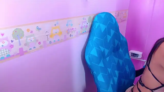 Snapshot of EMMA_ROGGER chatting on 09/11/25, 05:24 EMMA ROGGER online show from 09/11/25, 05:24