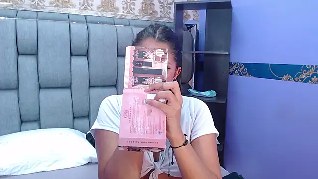 Snapshot of EMMA_ROGGER chatting on 09/20/25, 07:26 EMMA ROGGER online show from 09/20/25, 07:26