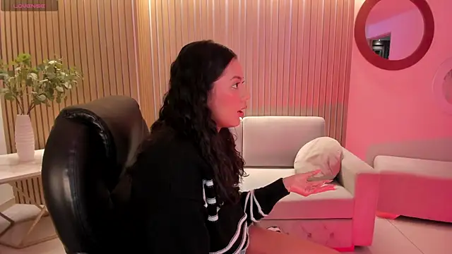 AmbarJames  online show from 11/15/25, 11:40