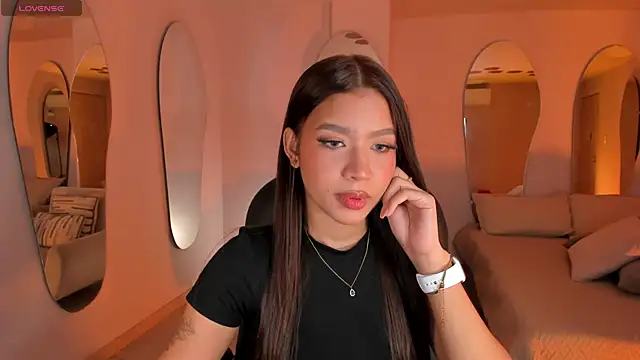 SophieHouston  online show from 06/25/26, 02:55