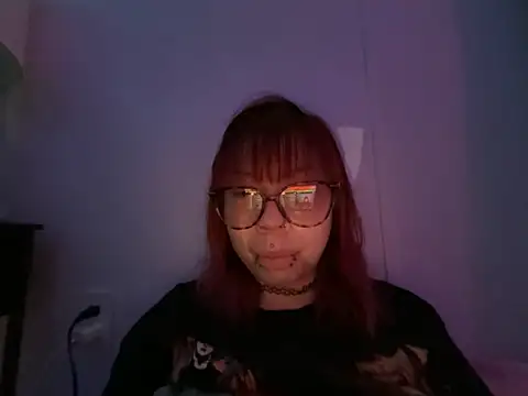 Snapshot of moan4mona chatting on 04/06/26, 04:46 moan4mona online show from 04/06/26, 04:46