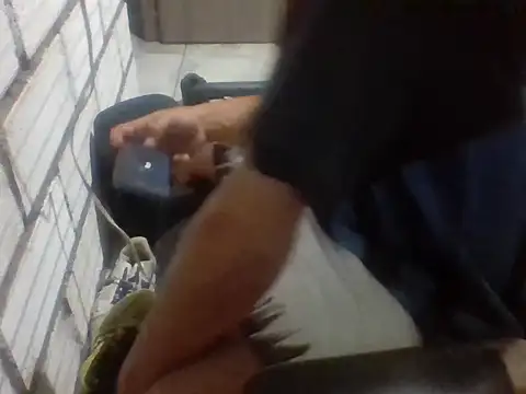 santiii   12 online show from 12/19/25, 11:23