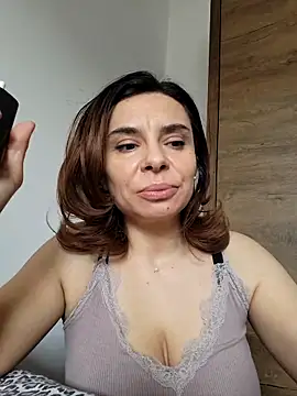 Snapshot of Victoria_Vergara chatting on 03/05/26, 11:50 Victoria Vergara online show from 03/05/26, 11:50