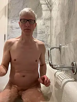 Snapshot of SexyLeon8 chatting on 02/13/25, 10:54 SexyLeon8 online show from 02/13/25, 10:54