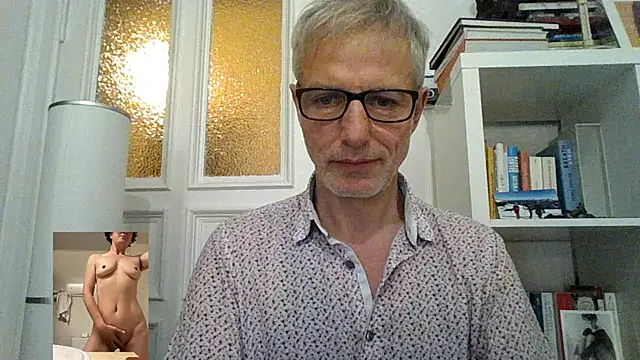 Snapshot of SexyLeon8 chatting on 02/17/25, 09:19 SexyLeon8 online show from 02/17/25, 09:19