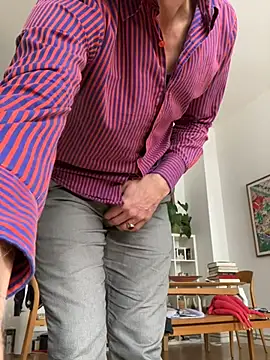 Snapshot of SexyLeon8 chatting on 02/26/25, 01:19 SexyLeon8 online show from 02/26/25, 01:19