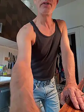 Snapshot of SexyLeon8 chatting on 09/10/25, 05:51 SexyLeon8 online show from 09/10/25, 05:51