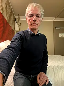 Snapshot of SexyLeon8 chatting on 09/16/25, 07:26 SexyLeon8 online show from 09/16/25, 07:26