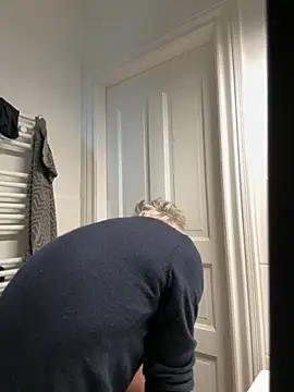 Snapshot of SexyLeon8 chatting on 09/19/25, 09:54 SexyLeon8 online show from 09/19/25, 09:54