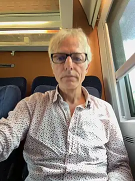 Snapshot of SexyLeon8 chatting on 09/23/25, 09:45 SexyLeon8 online show from 09/23/25, 09:45