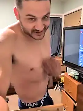 Snapshot of beastontop10 chatting on 11/26/25, 09:10 beastontop10 online show from 11/26/25, 09:10