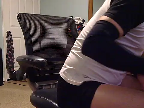 Snapshot of beastontop10 chatting on 12/18/25, 05:46 beastontop10 online show from 12/18/25, 05:46