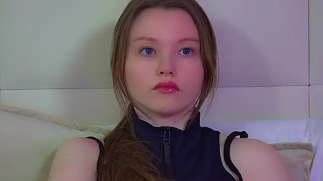 KeiraAsti online show from 04/28/26, 02:27
