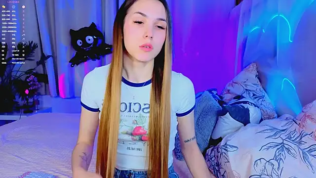 -CindyLou online show from 10/26/25, 08:15