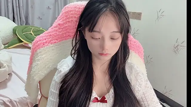 puppy-999 online show from 10/23/25, 04:17