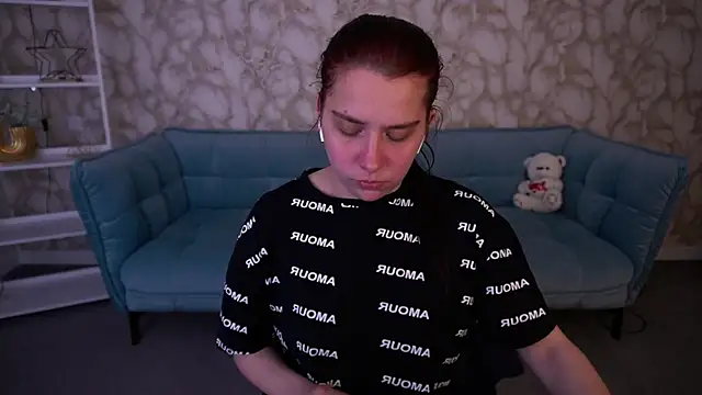 LiviaShy online show from 05/03/26, 07:20