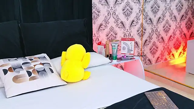 Becca Grims online show from 11/06/25, 03:29