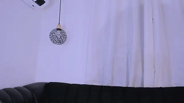 Snapshot of Akira_Hime chatting on 10/10/25, 02:43 Akira Hime online show from 10/10/25, 02:43