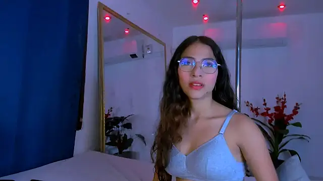 Snapshot of Akira_Hime chatting on 12/15/25, 04:39 Akira Hime online show from 12/15/25, 04:39