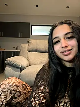 LilMisIndianx online show from 10/23/25, 06:56