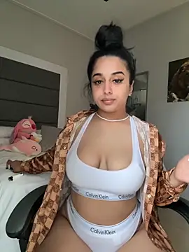 Snapshot of LilMisIndianx chatting on 02/01/26, 02:26 LilMisIndianx online show from 02/01/26, 02:26