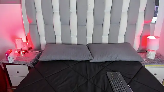 Adaara Rey online show from 10/06/25, 08:06