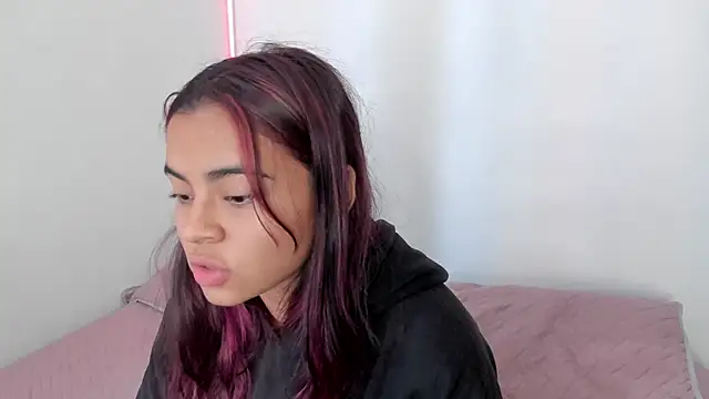 valy shyness online show from 09/18/25, 06:54